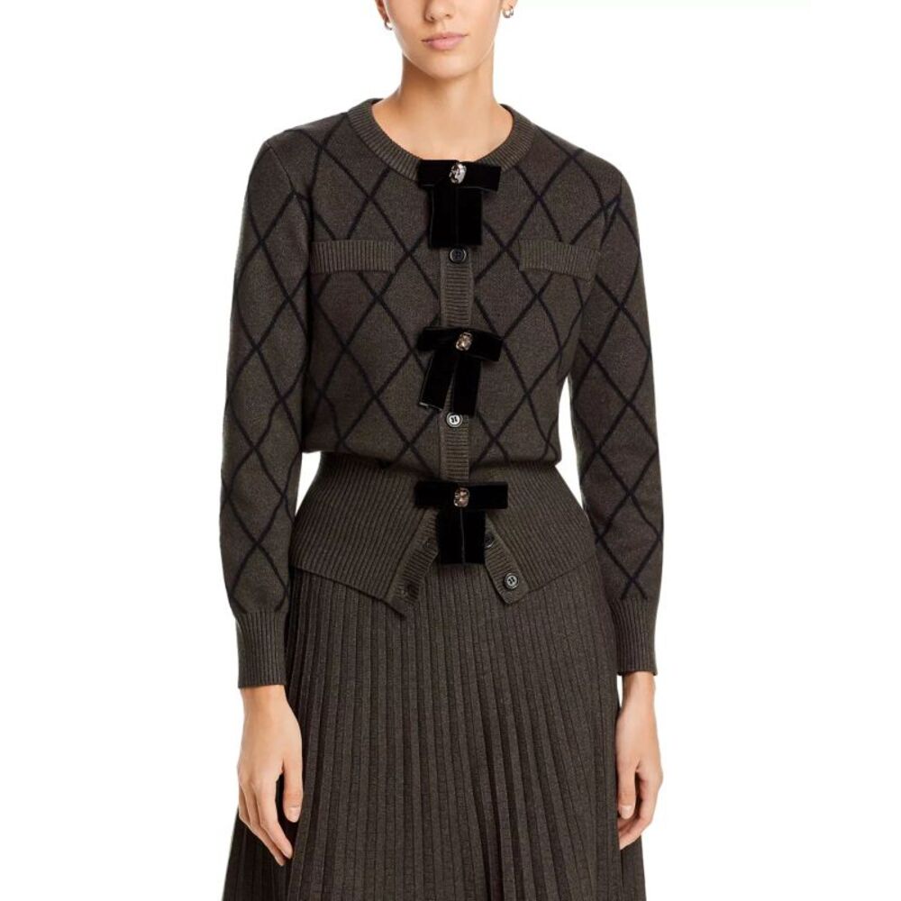 Women's Black Diamond Pattern Sweater